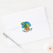 Cartoon Tiki Hut met Surfboard en Palm Ronde Sticker (Envelop)
