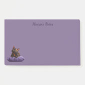 Cartoon Tortoiseshell Kitten op Paarse Kussen Post-it® Notes (Voorkant)