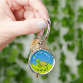 Cartoon Turtle on Grass Sleutelhanger (Hand)