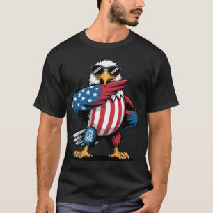 Cartoon USA Bald Eagle geboren om vrij te vliegen  T-shirt