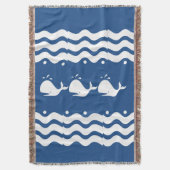 Cartoon Witte WALVIS op medium blauw Deken (Voorkant Verticaal)