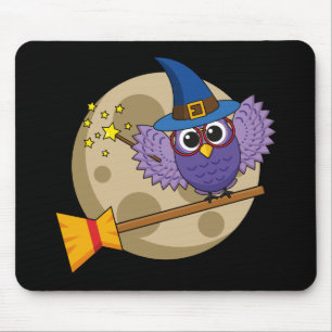 Cartoon Wizard Owl vliegen op kamer Muismat