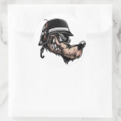 Cartoon wolf met dynamiet op zijn Duitse helm Ronde Sticker (Tas)