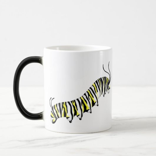 Cartoon Yellow Caterpillar Drinkware Magische Mok (Links)