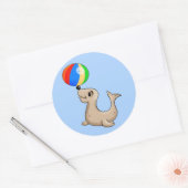 Cartoon zegel afspelen met bal (Envelop)