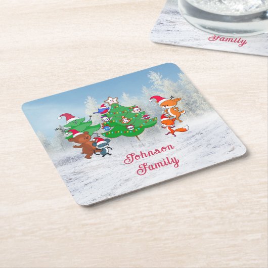 Cartoons dansen rond de kerstboom kartonnen onderzetters (Schuin)