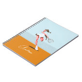 Cartoontekening van meisje dat tennis speelt & naa notitieboek (Linkerzijde)
