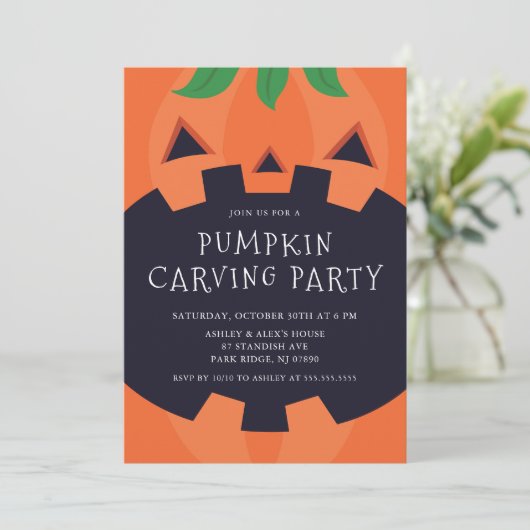 Carve & Celebrate Halloween Uitnodiging (Staand voorkant)