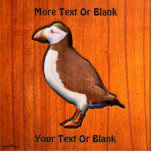 Carved Atlantic Puffin Staand Fotobeeldje<br><div class="desc">Een digitaal geproduceerd houtbestrating, of gravure, van een Atlantische Puffin. Voeg je eigen tekst toe. De Atlantische Puffin (Fratercula arctica) voedt zich voornamelijk door in het water te duiken. Zij fokken zich in grote kolonies op kustkliffen of offshore-eilanden in de Noord-Atlantische Oceaan. Na het fokseizoen gooien ze de kleurrijke buitenste...</div>