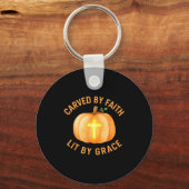 Carved By Faith Lit By Grace Pumpkin Cross Christi Sleutelhanger (Voorkant)