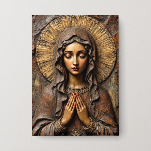 Carved Devotion  Wooden Mary Button (Voorkant)