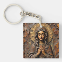 Carved Devotion  Wooden Mary Sleutelhanger