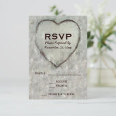 Carved Heart Birch Tree Wedding RSVP Kaartje (Staand voorkant)