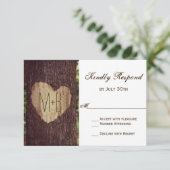 Carved Heart Rustic Tree Wedding RSVP-kaarten RSVP Kaartje (Staand voorkant)