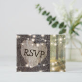 Carved Heart Tree Wedding RSVP Uitnodiging Briefkaart (Staand voorkant)