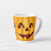 Carved pomkin glimlachend Halloween design Latte Mok (Rechterhoek)