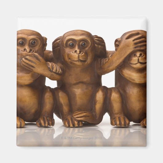 Carving of three wooden monkeys magneet (Voorkant)