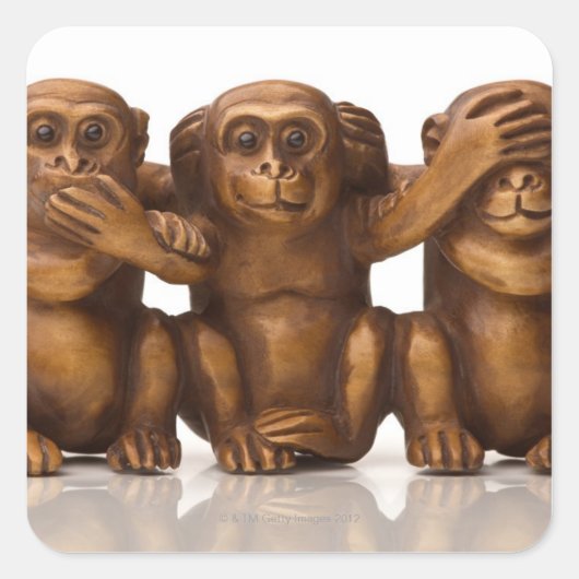 Carving of three wooden monkeys vierkante sticker (Voorkant)