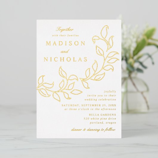 Cascading Leaves Weddenschap Gold Folie Uitnodiging (Staand Voorkant)