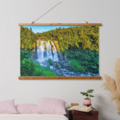 Cascading Waterfall Lush Forest Landscape Zonsonde Hangend Wandkleed (Slaapkamer)