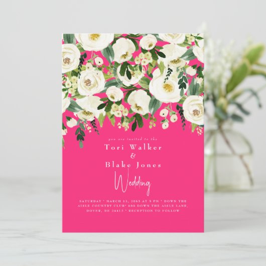 Cascading Witte Bloemen Hete Roze Bruiloft Kaart (Staand voorkant)