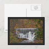 Cascading woodland waterval en herfst folia briefkaart (Voorkant / Achterkant)