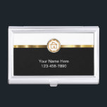Cases met visitekaartjes in onroerend goed visitekaarthouder<br><div class="desc">Classy Real Estate visitekaartje hoesje met een gesimuleerd gouden huissymbool en embleem met gouden designelement,  allemaal digitaal gedrukt op het hoesje om een vleugje klasse toe te voegen. Ontworpen voor een makelaar,  makelaar,  of pas deze voor elke vertegenwoordiger in uw gebiedsverkooppersoneel aan.</div>