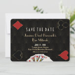 Casino Las Vegas poker Bar Mitzvah Save the Date<br><div class="desc">Uniek casino Royale en geweldig ontwerp voor de kaart. Hij heeft een  kunstdecostijl,  Roaring 1920's oude Hollywood,  kaartpakken,  speelkaarten. Op de achterkant van het gouden Kunstdecopatroon,  initialen en speelkaartjes pakken. Gebruik het gereedschap Personaliseren om je gegevens toe te voegen. Voor meer,  bezoek alsjeblieft mijn Casino-Collectie.</div>