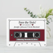 Cassettebandje Wijnrood Trouwen Datum Opslaan Kaart (Staand voorkant)