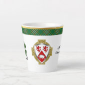 Cassidy Irish Shield & Tartan gepersonaliseerd Latte Mok (Voorkant)