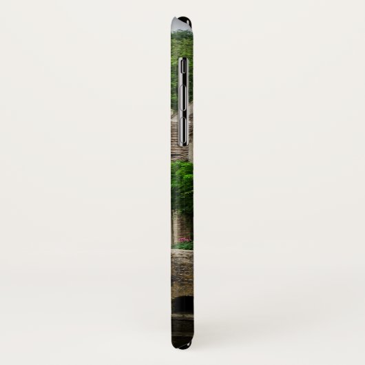 Castle Combe iPhone case in de stad Costwolds (Achterkant/links)