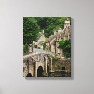 Castle Combe — Verticale dovasafdruk in de stad Canvas Afdruk