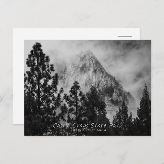 Castle Crags Moody Zwart en Wit Briefkaart (Voorkant / Achterkant)
