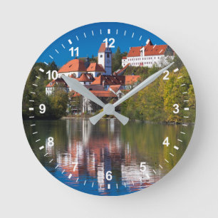 Castle en Abby bij de rivier Ronde Klok