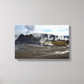 Castle Geyser en Upper Geyser Basin, geelsteen Canvas Afdruk (Voorkant)