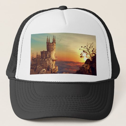 Castle Towers in de Sky Trucker Pet (Voorkant)