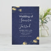 Casual Denim en Wild Flowers Wedding Uitnodiging (Staand voorkant)
