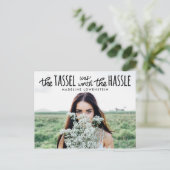 Casual Eenvoudige Schattigee Typografie Afstuderen Uitnodiging Briefkaart (Staand voorkant)