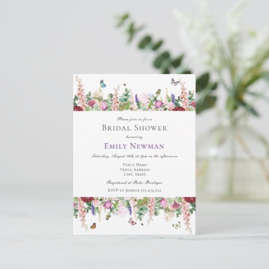 Casual Florals & Vlinders Vrijgezellenfeest Uitnodiging Briefkaart (Staand voorkant)