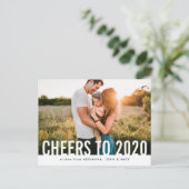 Casual gejuich voor 2020 Modern Script Vakantiefot Feestdagenkaart (Staand voorkant)