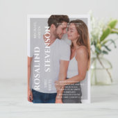 Casual, minimale zwarte witte foto bruiloft kaart (Staand voorkant)