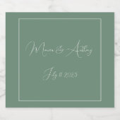 Casual Sage Groen Eenvoudig Script Minimalistische Sparkling Wijnetiket (Enkel label)