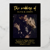 Casual script en foto op zwart | bruiloftsgoud folie uitnodiging (Voorkant)