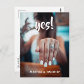 Casual script Ja! Aankondiging verloving Briefkaart (Voorkant / Achterkant)