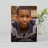 Casual Script Roos Gold Foil Foto Afstuderen Folie Uitnodiging (Staand Voorkant)