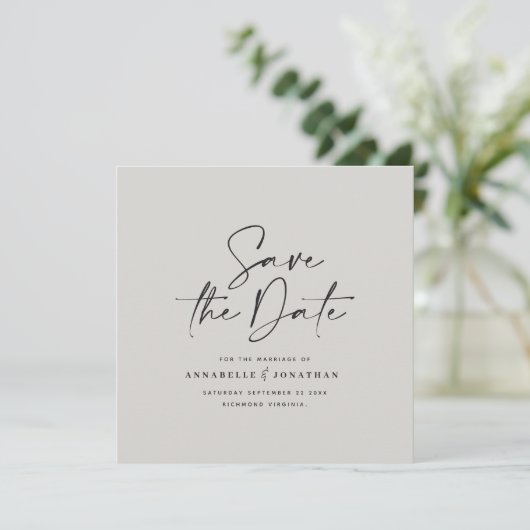 Casual script zwarte grijze typografie bruiloft save the date (Staand voorkant)