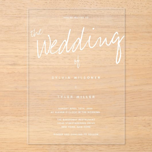 Casual typografie bruiloft acryl uitnodigingen (Voorkant)