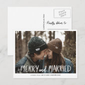 Casual vrolijk en getrouwd script paar foto feestdagenkaart (Voorkant / Achterkant)