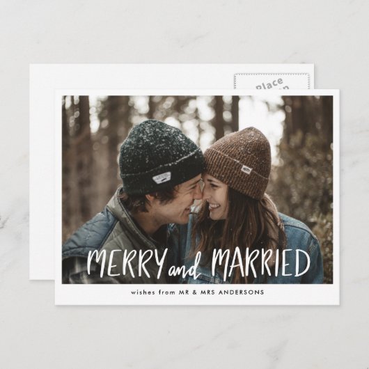 Casual vrolijk en getrouwd script paar foto feestdagenkaart (Voorkant / Achterkant)