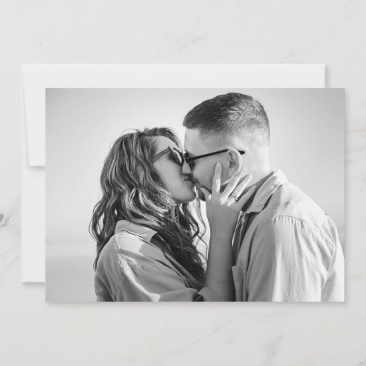 Casual zwarte scriptfoto save the date (Achterkant)